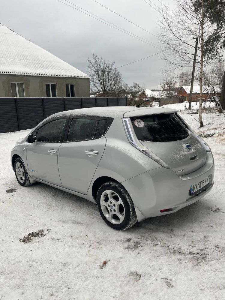 Продам авто Nissan Leaf