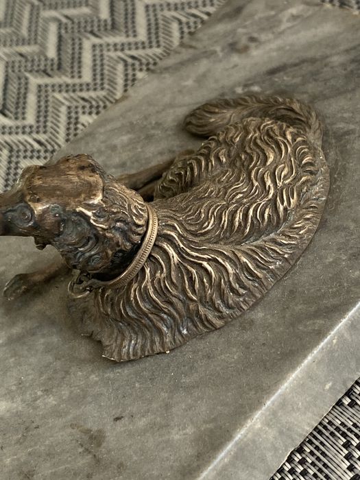 Przycisk do papieru srebro repus pies