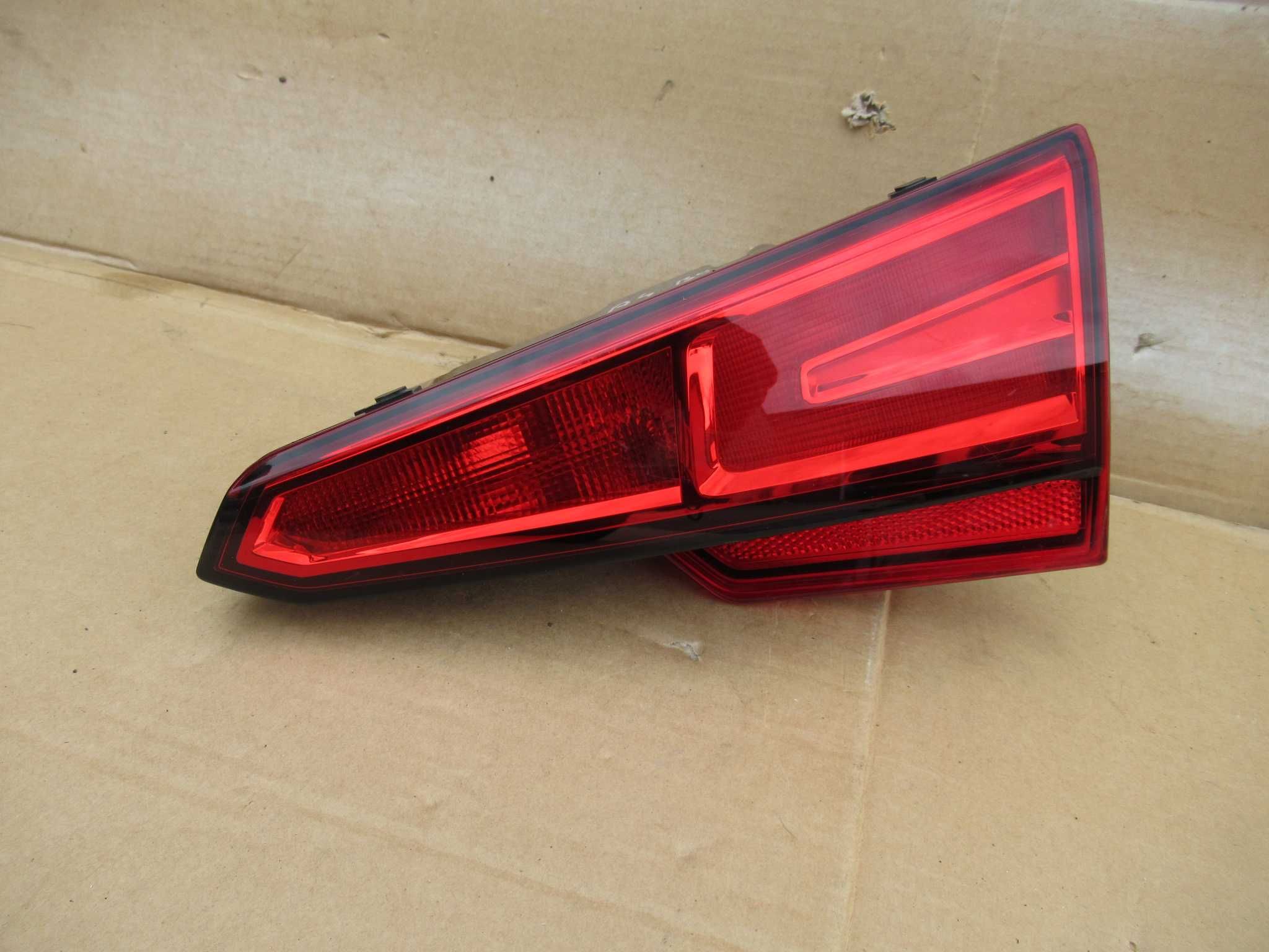 Lampa Prawa Tył Tylna w Klapę Audi A4 B9 Sedan 8W5.945.076