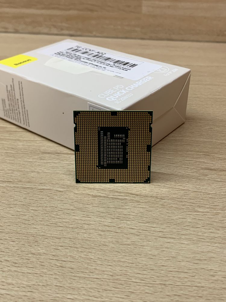 Процесор Intel core-i3 3240