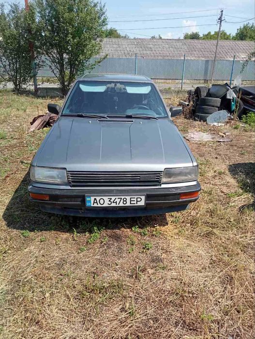 Автомобіль Nissan Bluebird (1990) на ходу