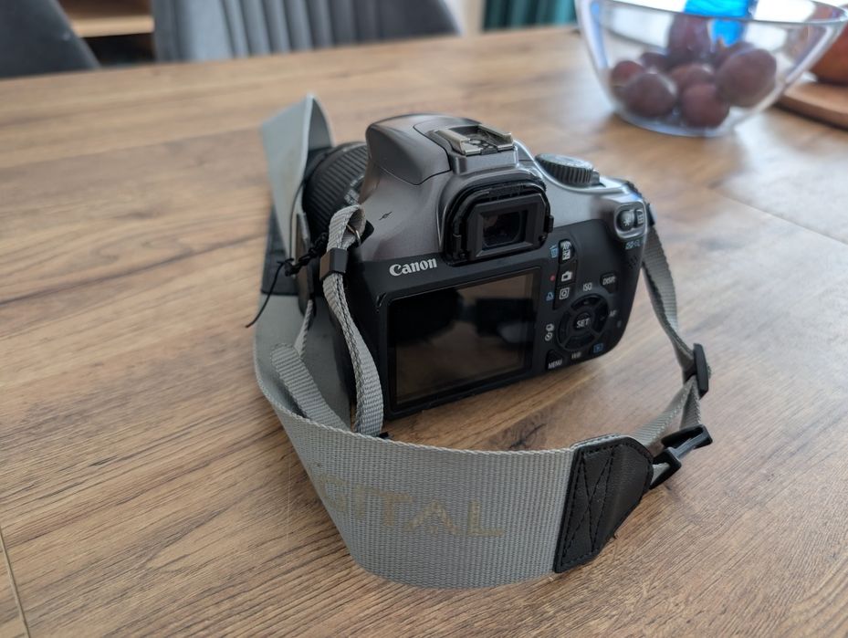 Canon EOS 1100D w bardzo dobrym stanie!