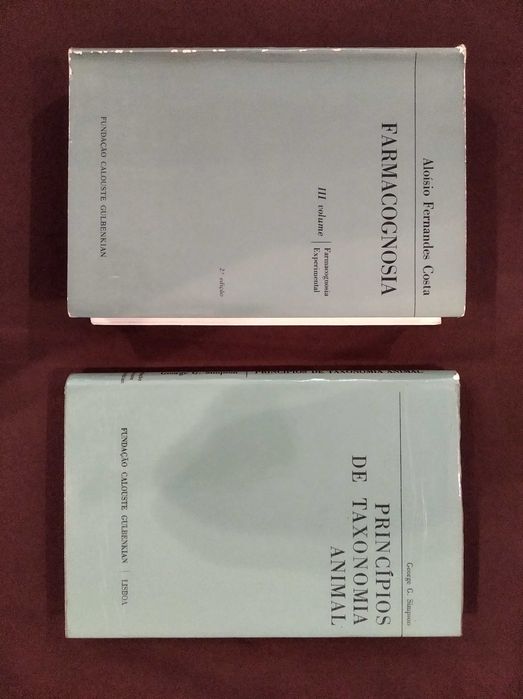 Livros de Farmacognosia e Taxonomia Animal
