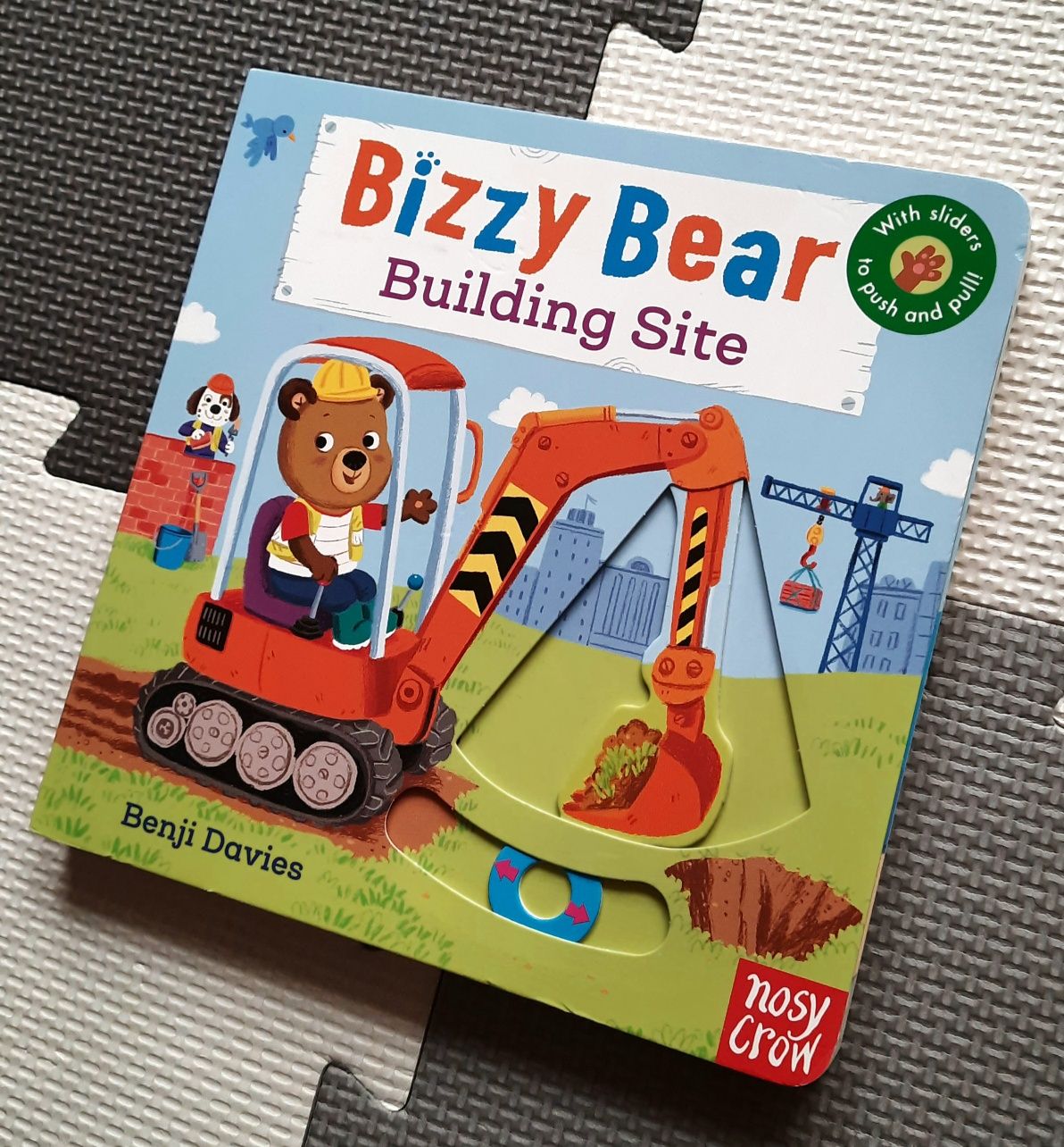 NOWA Bizzy Bear Building Site miś pracuś książeczka po angielsku