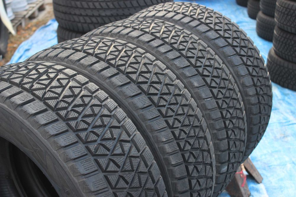 235-60-R18 BRIDGESTONE BLIZZAK 4штуки комплект зимней резины GERMANY