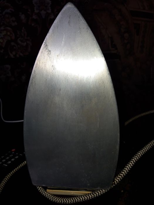 Продам утюг б.у.