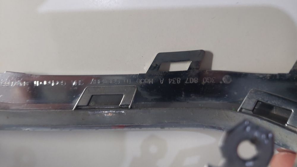 Rama atrapa zderzaka VW Passat B8 prawa tylna  chrom