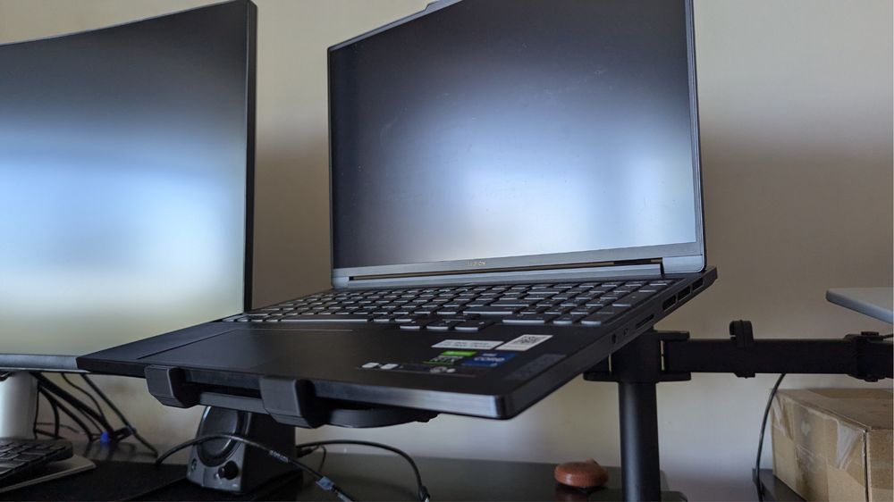 Коіпленя ноутбука під кріпленя VESA  75-100 mm