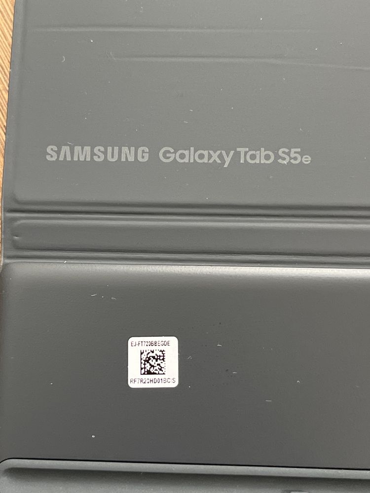 Samsung Galaxy Tab S5e 10.5 etui z klawiaturą w układzie nordyckim