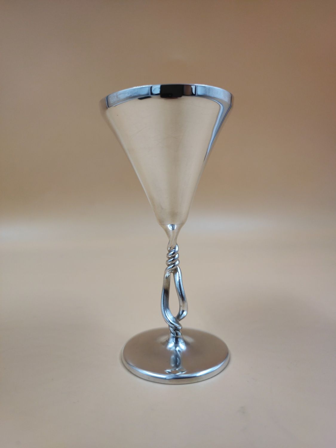 Рюмка серебро в форме martini glass 50 мл