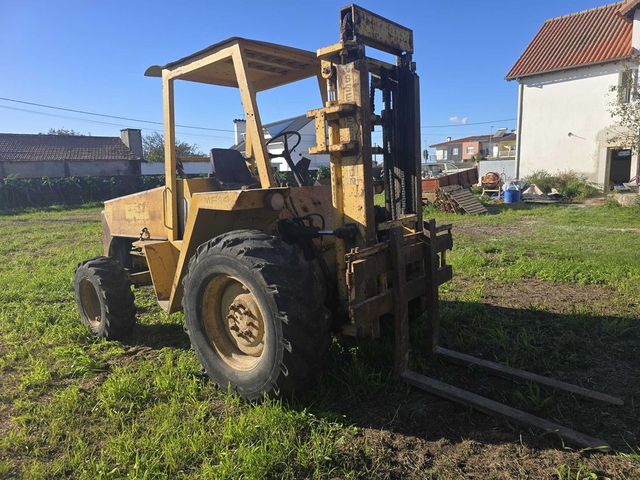 Empilhador Massey ferguson 2 WD - usado