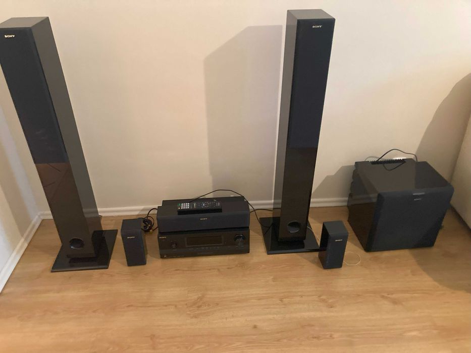 Amplituner SONY STR-DH510 głośnikami i subworferem SS-SR5