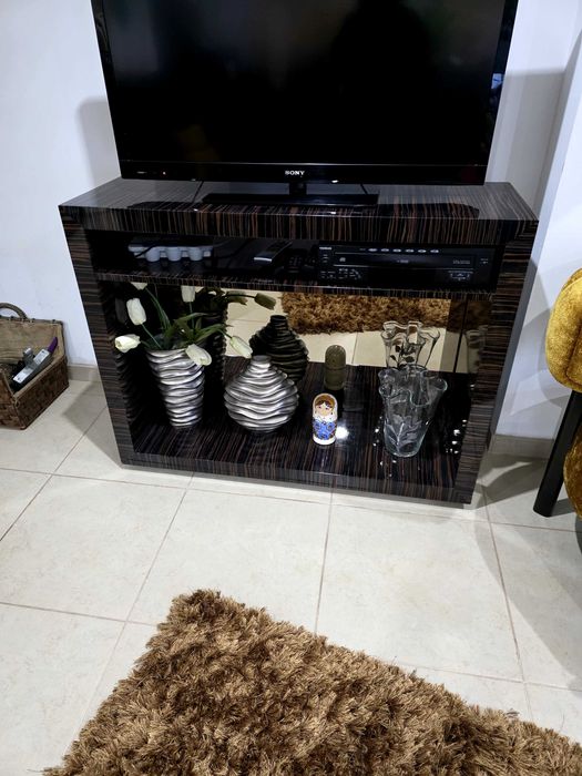 Movel TV com acabamento luxo