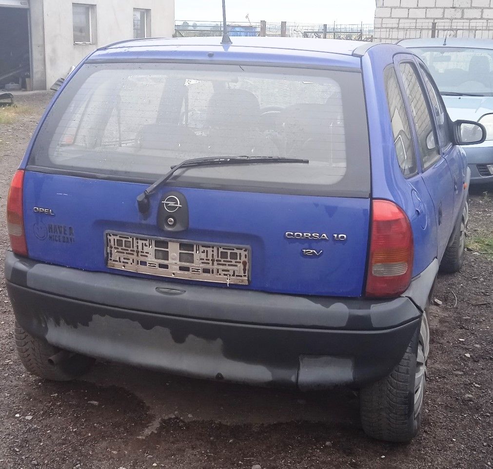 Na części Opel Corsa B 5D 1.0 silnik X10XE lak. Y285 skrzynia F13C394
