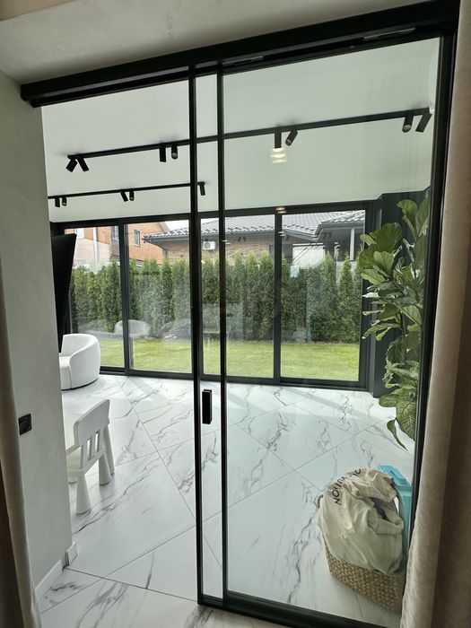 Повністю АВТОНОМНИЙ Дизайнерський будинок в закритому КМ біля Києва !