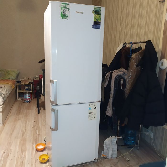 Продам холодильник