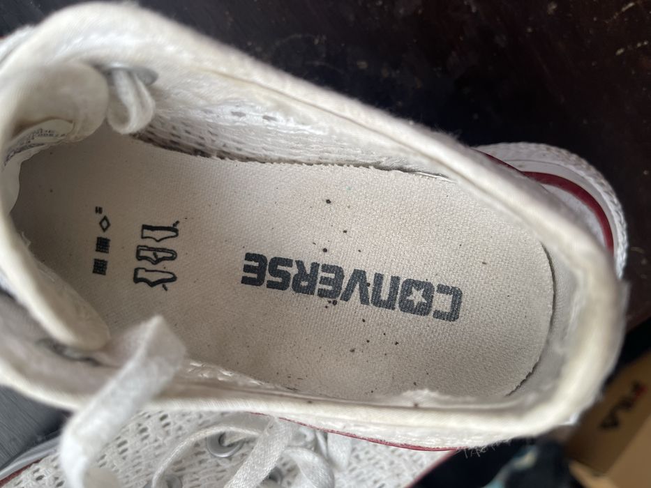 2 sapatilhas vans e all star