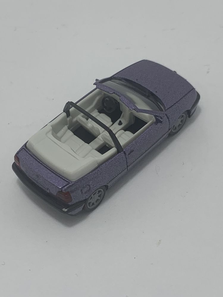 Volkswagen Golf GL Cabrio da Herpa escala 1/87