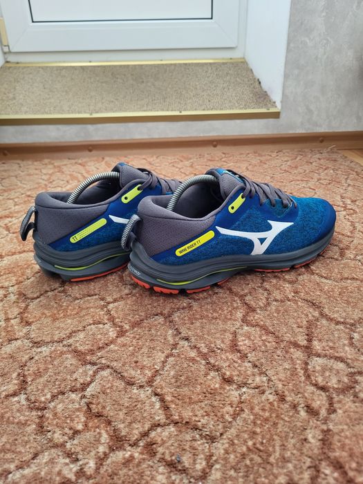 Оригинальные мужские кроссовки Mizuno Wave Rider TT 2