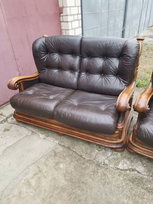 Роскошный  Кожаный диван на дубе из Бельгии.Эксклюзив