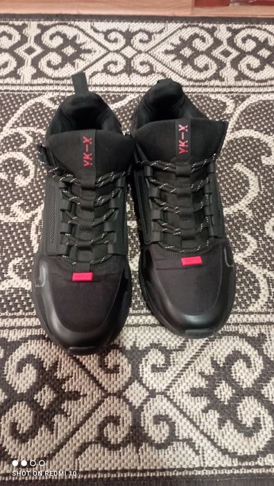 Термо кросівки чоловічі 43 р.