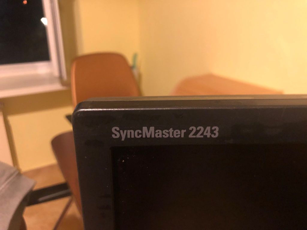 Monitor komputerowy Samsung  Sync Master 2243 .