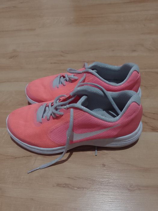 Buty różowe firmy Nike