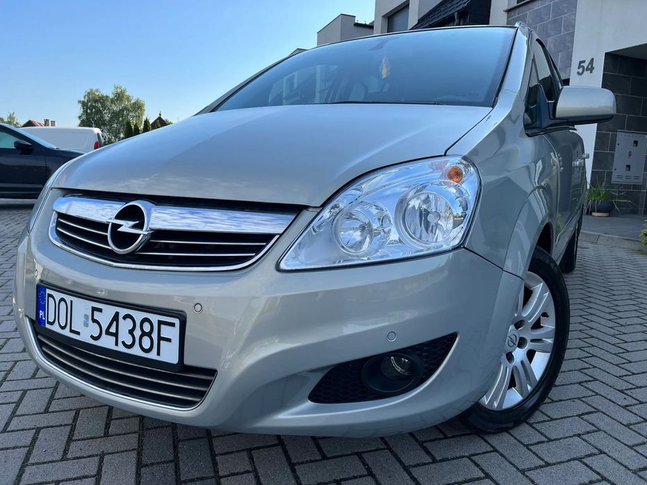 Opel Zafira 1.7 CDTI 110 KM, Bogata Wersja, Niski udokumentowany przebieg