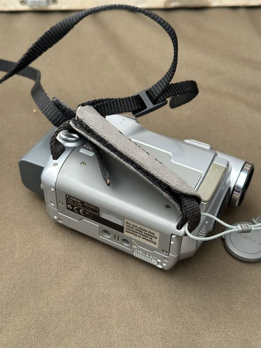 Відеокамера Canon MV 800 I