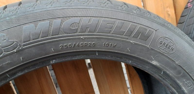 Opony letnie Michelin 255x45x20 2szt.