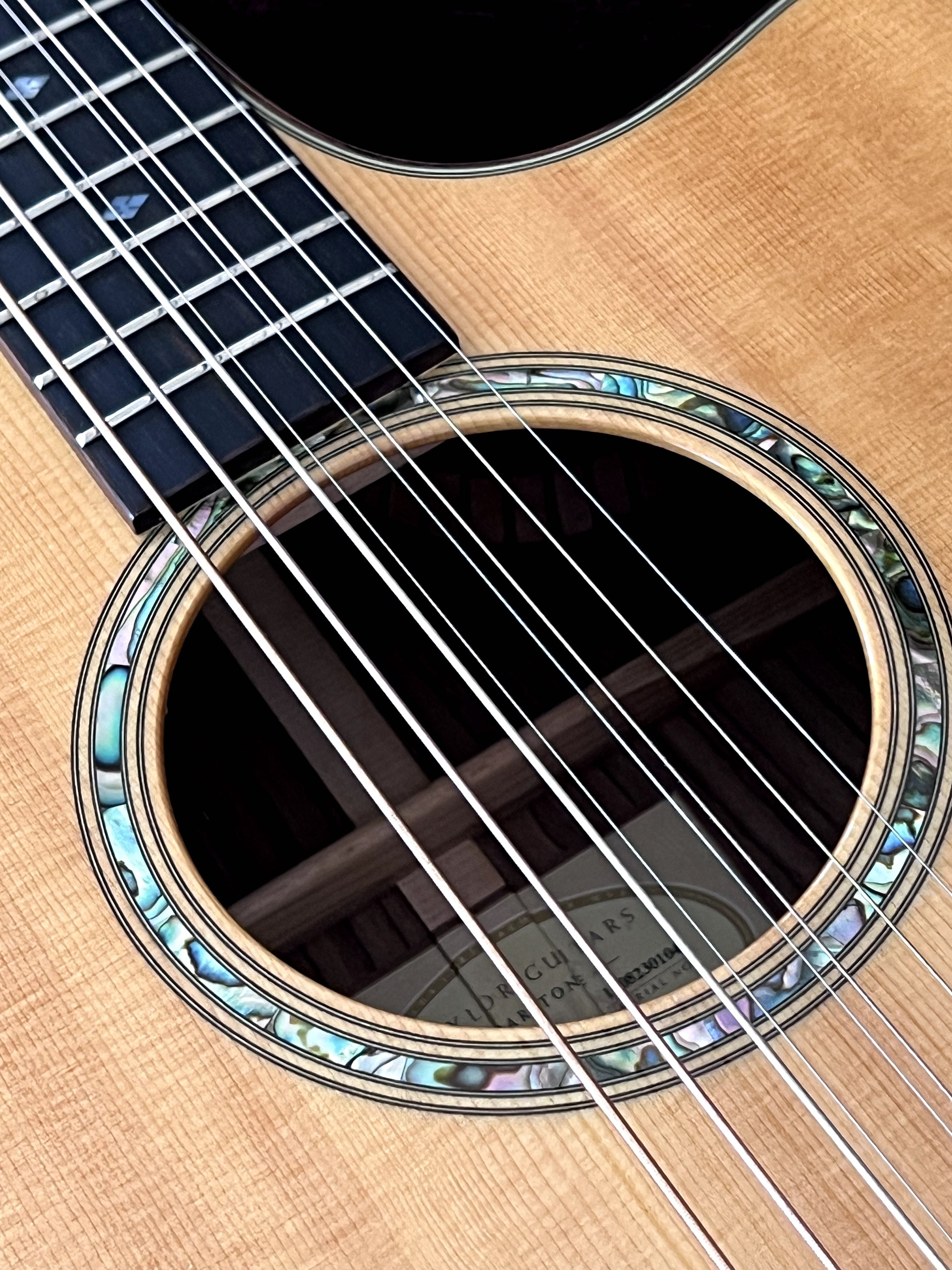 Taylor Custom Guitarra Barítono de 8 Cordas - Edição Especial