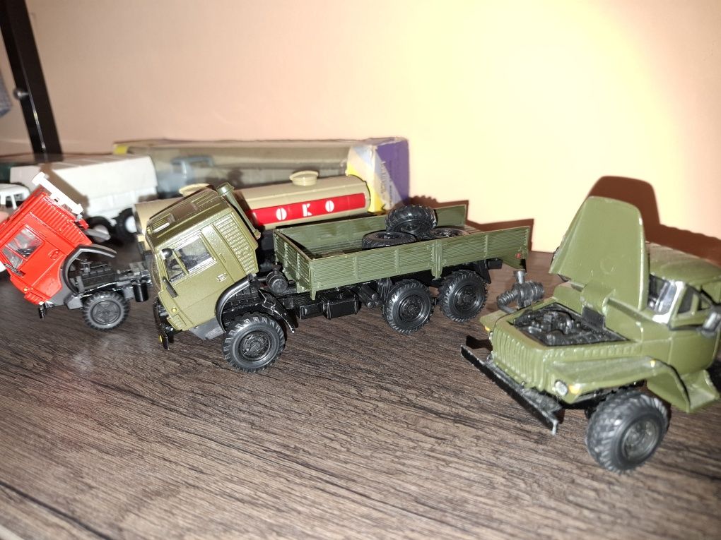 Маштабні колекційні  моделі 1:43