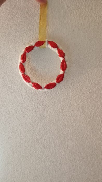“Grinalda artesanal em macramé feita à mão”