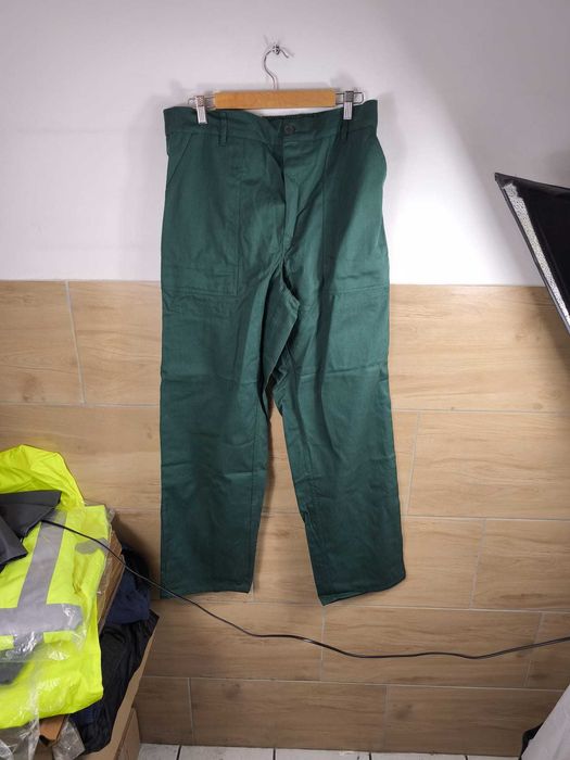 Spodnie robocze – zielone, wygodne, NOWE – różne rozmiary