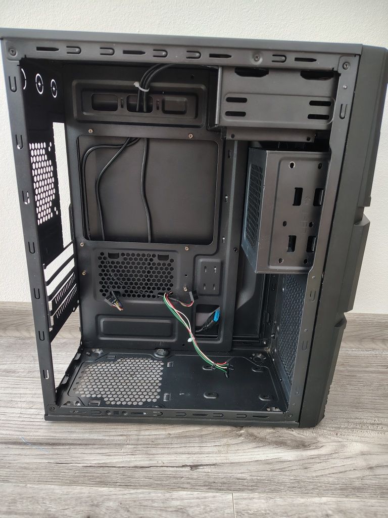 Корпус Zalman ZM+ блок живлення.