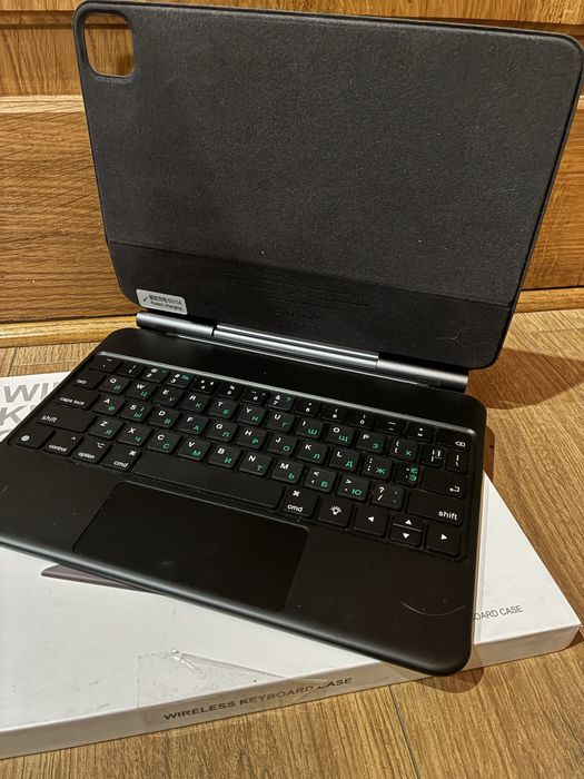 Чохол для планшета з бездротовою клавіатурою