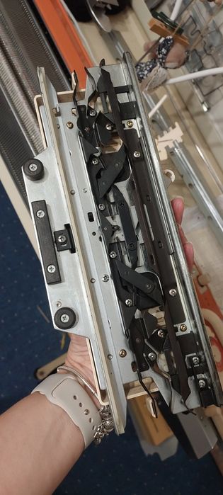 В'язальна машина Brother