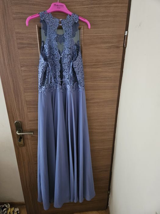 Długa wieczorowa sukienka