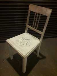Drewniane krzeslo do renowacji ażurowe siedzisko stabilne