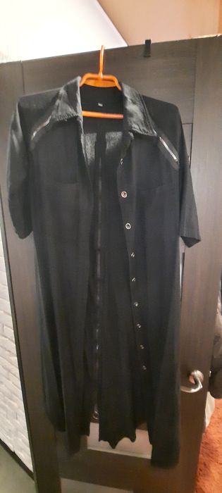 Розвантажую шафу,Сукні,розмір  48(XL)продаю пакетом