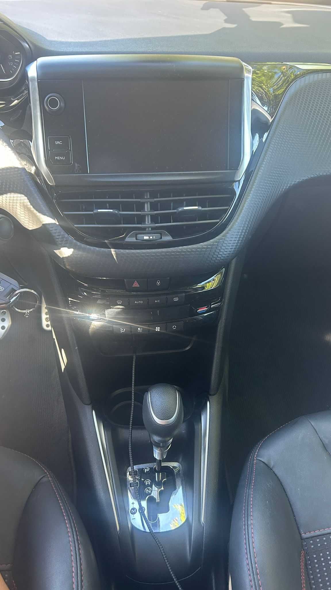Peugeot 208 1.2 e-THP GT Line AUTOMÁTICO - TETO PANORÂMICO