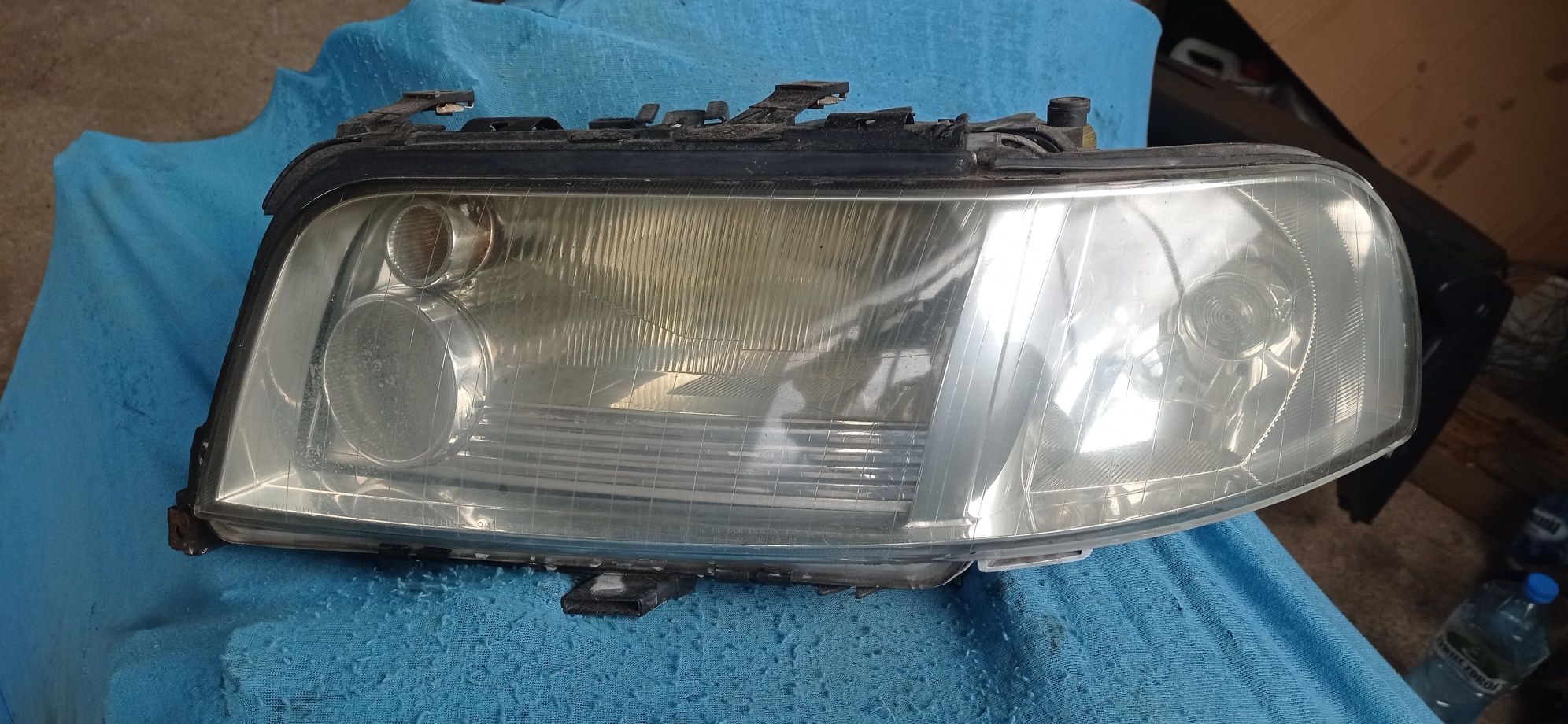 Audi A8 S8 D2 lampy ksenon