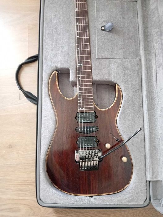 Ibanez RG870-excelente estado