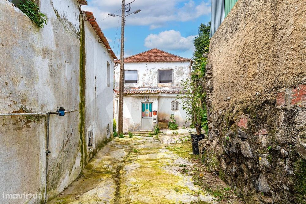 Quinta Para Recuperaçâo C/ 6+2 Apartamentos - Barcarena - Oeiras