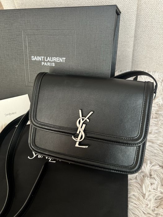 Na prezebt czarna torebka trendowa