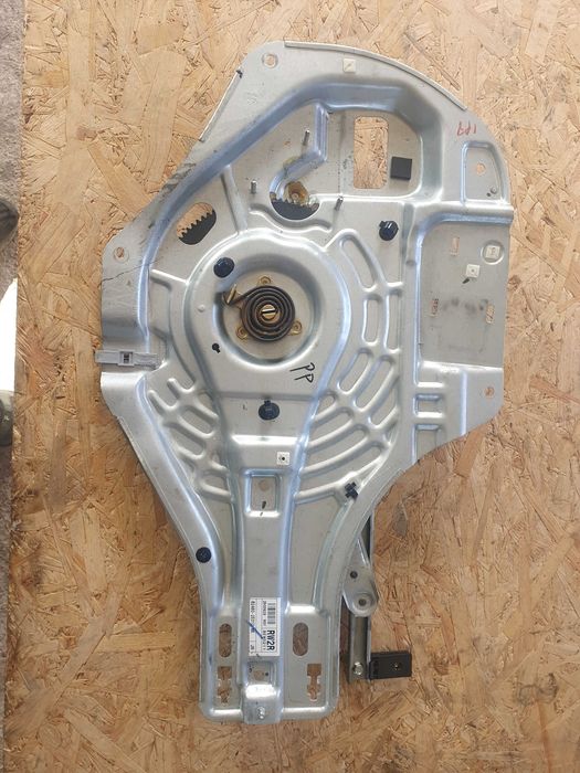 Mechanizm podnośnik szyby prawy przód Hyundai Tucson 1 07r