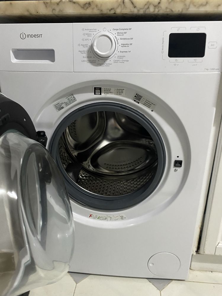 Vendo maquina de lavar roupa 7kgs