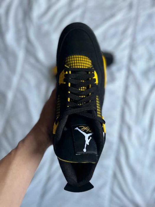Nike_Air_Jordan_4_Retro_Thunder_Rozmiar 39
