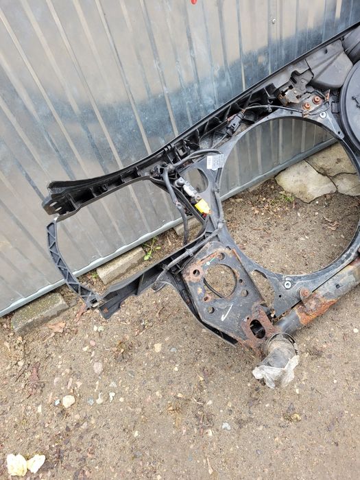 Pas przedni wzmocnienie czolowe audi a4 b7 2.7TDI 2006r