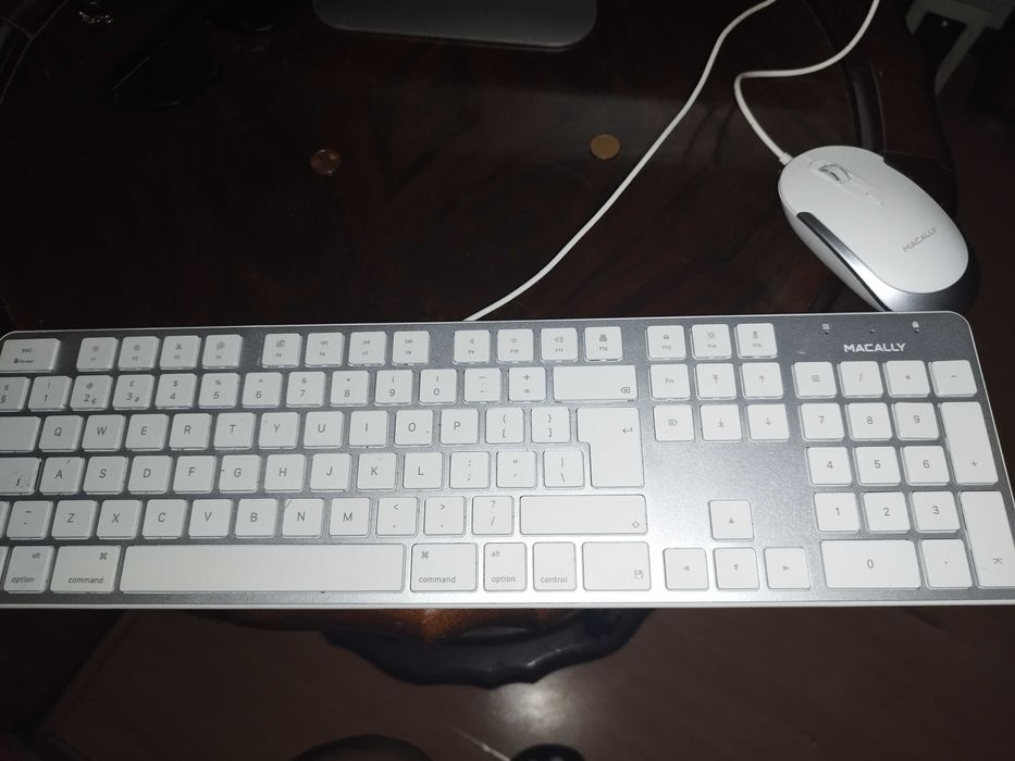 Macally Keyboard and Mouse Like New64283910346371121